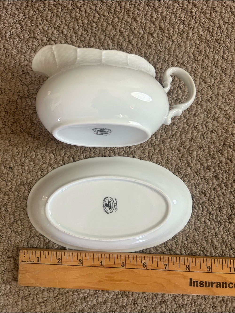 White Ceramic Gravy Boat with Attached Underplate - Picture 2 of 4